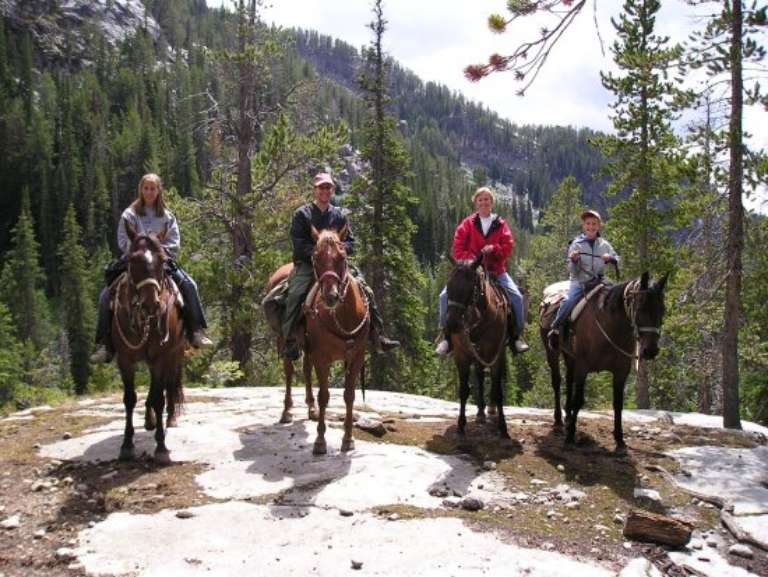 Skyline Guest Ranch and Guide Service