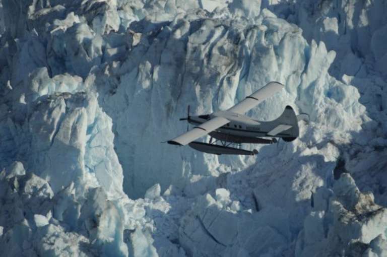 Taku Glacier Lodge & Wings Airways